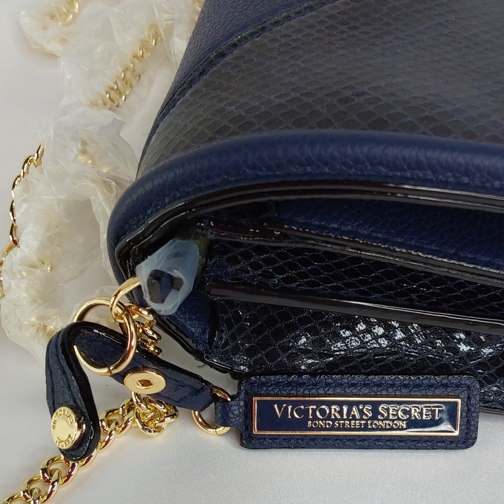 'VICTORIA'S SECRET' MONOGRAM CROC ACCENT CHAIN LINK CROSSBODY  BAG - Picture 9 of 16
